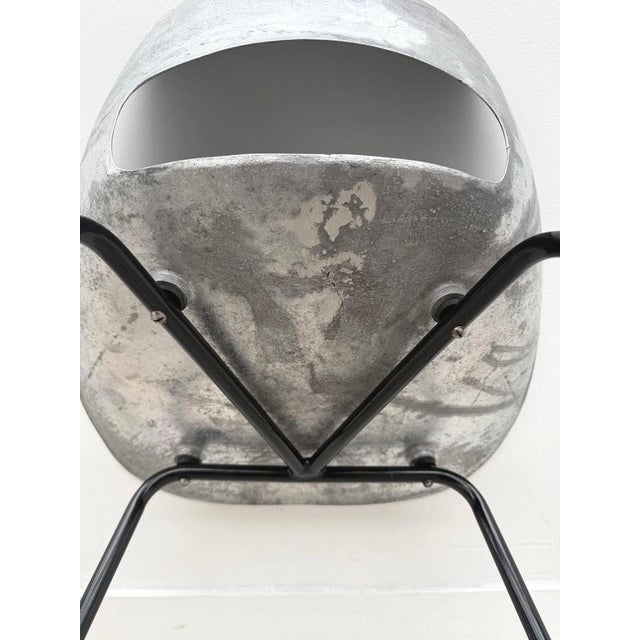 Metal Tulip Chair in Aluminium by Pierre Guariche for Steiner, France, 1950s For Sale - Image 7 of 10