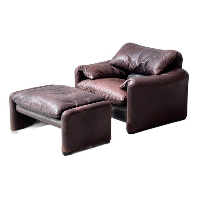 Set of Maralunga Armchair and Ottoman in Leather by Vico Magistretti for Cassina, Italy, 1970s For Sale