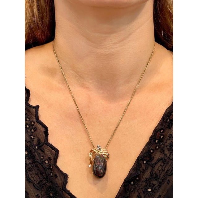 30 Carat Oval Ethiopian Black Opal Pendant/Necklace 18 Karat + 18 Kt Gold Chain For Sale - Image 14 of 18