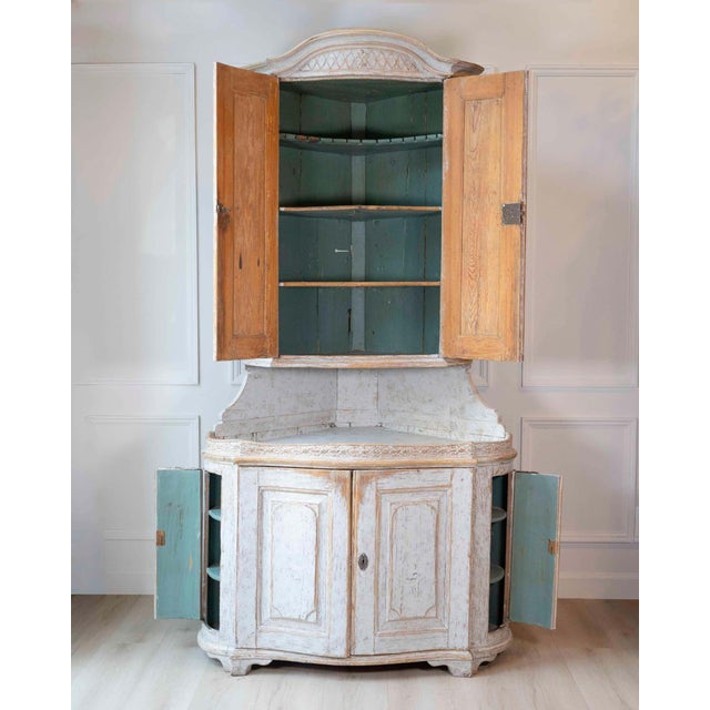 Swedish Gustavian Period Two-Part Corner Cabinet with Original Paint, Late 18th For Sale - Image 10 of 13