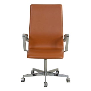 Oxford Office Chair in Walnut Classic Leather by Arne Jacobsen For Sale