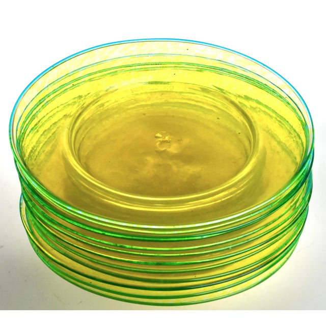 Glass Mid 20th Century Murano Glass Venetian Hand Blown Luminescent Yellow Plates With 24k Gold- Set of 12 For Sale - Image 7 of 7