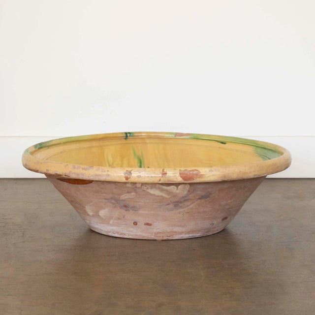 19th Century Spanish Yellow and Green Lebrillo Bowl For Sale - Image 4 of 9