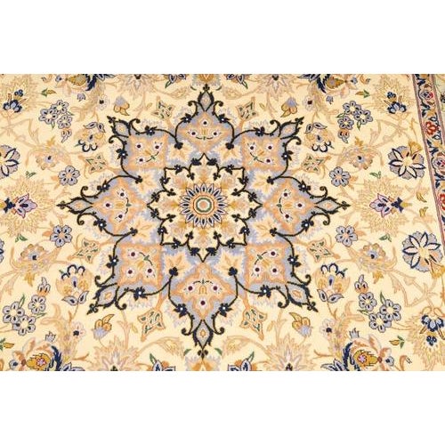 Middle Eastern Rug in Wool For Sale - Image 5 of 7