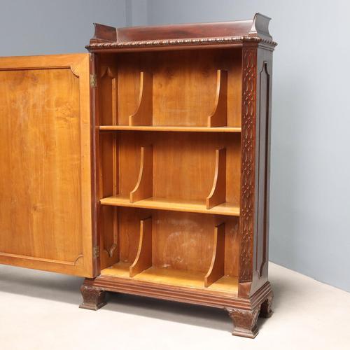 Antique Cabinets in Mahogany with Carved Feet, 1900s For Sale - Image 3 of 14