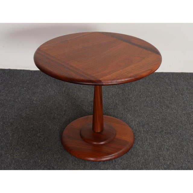 1960s Mid-Century Modern Solid Walnut Tulip Style Pedestal Side Table by Prodelco For Sale - Image 5 of 18