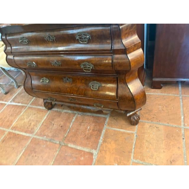 Wood Circa 1760 Dutch Burr Walnut Bombay Chest of Drawers ( Commode ) For Sale - Image 7 of 11
