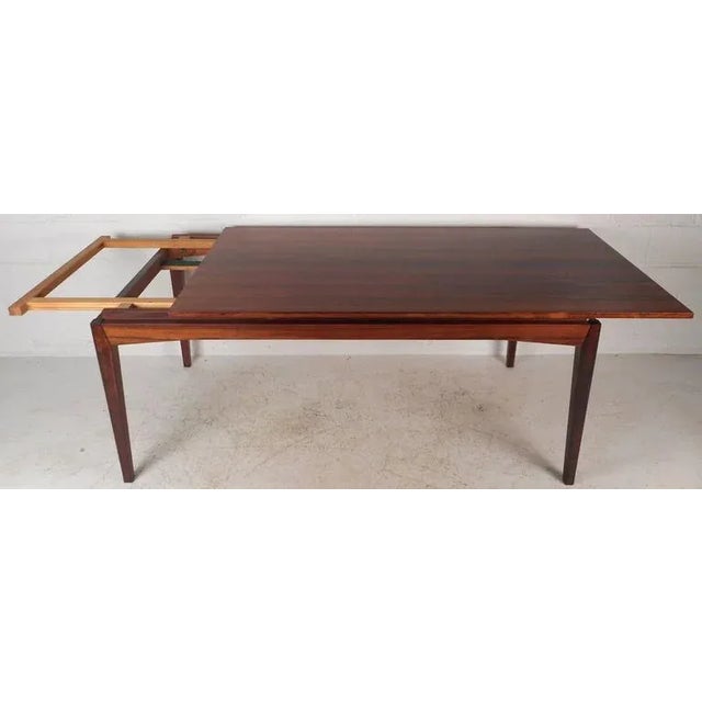 Johannes Andersen Style Mid-Century Rosewood Dining Table For Sale In New York - Image 6 of 10
