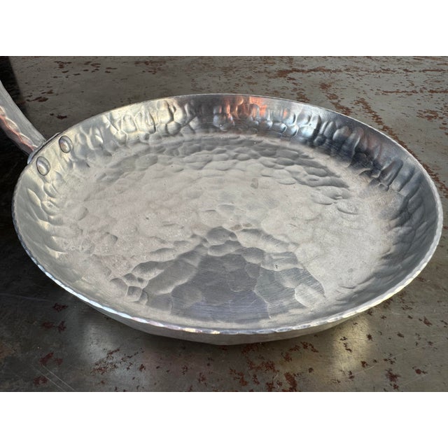 Silver Everlast Hammered Aluminum Two-Tier Server, Art Deco Industrial Design For Sale - Image 8 of 13