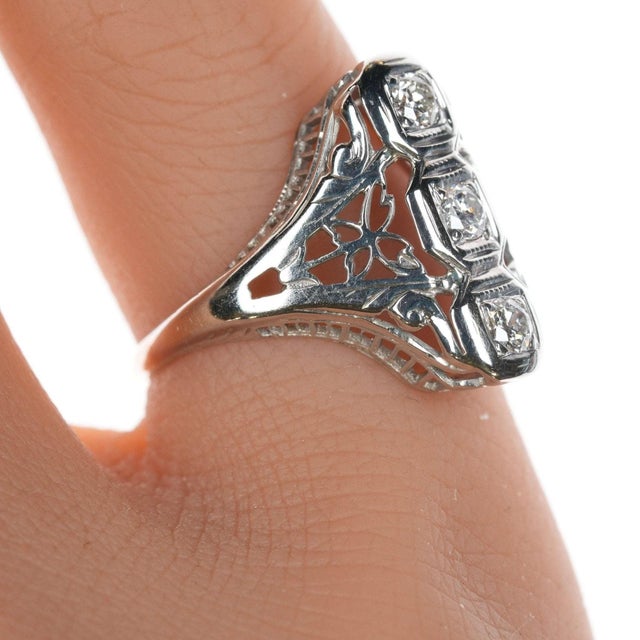 Contemporary sz4 Antique Diamond 18k White gold filigree ring For Sale - Image 3 of 5