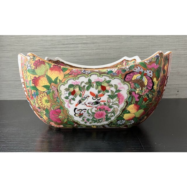 Vintage Chinese Famille Rose Square Bowl With Rose Medallion Motifs and Figural Scenes For Sale In Washington DC - Image 6 of 10