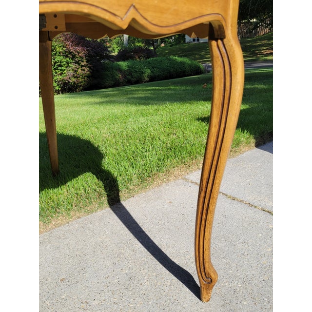 1960s Thomasville French Provincial Walnut Dining Table and 6 Chairs - Set of 7 For Sale - Image 15 of 15