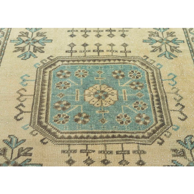 Turkish Vintage Rug 4'9" x 11' #21398 For Sale - Image 4 of 8