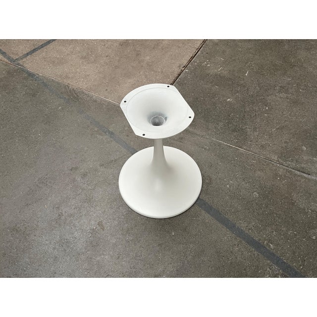 Mid-Century Modern Space Age Tulip Table or Stool Base in Metal, in Very Good conditions. Designed 1960 to 1969