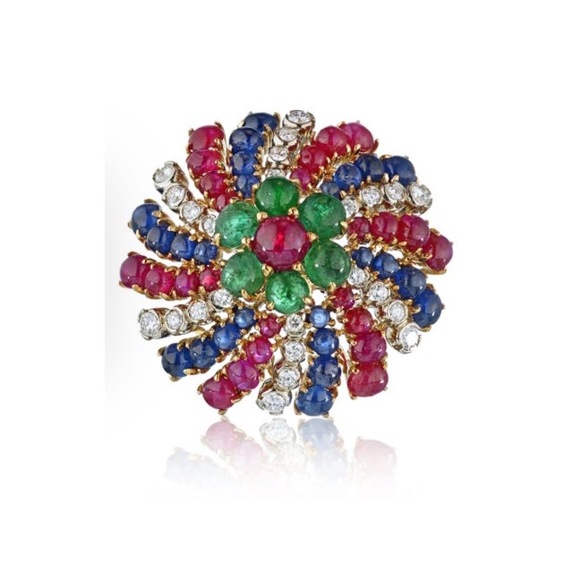 Metal 18k Yellow Gold Diamonds, Sapphire & Emeralds Earrings & Brooch/Pin Jewelry Set For Sale - Image 7 of 8