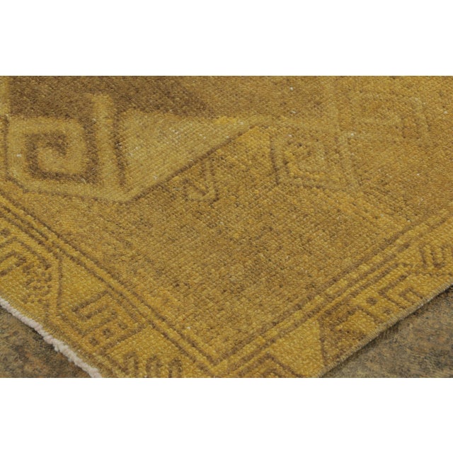 1950s Vintage Distressed Turkish Runner With Diamond & Floral Medallions - Rug & Kilim For Sale - Image 5 of 7