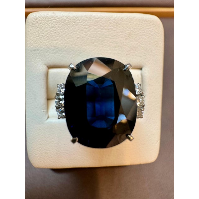 8.15 Ct Mid Night Blue Sapphire & .20 Ct Diamond Cocktail Ring, Platinum, Estate For Sale In New York - Image 6 of 18