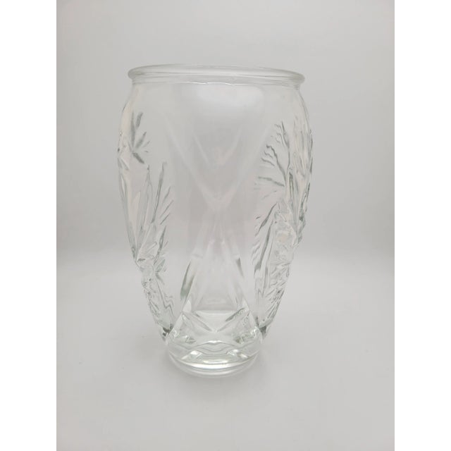 1970s Vintage Ralph Lauren Clear Crystal Safari Design Vase For Sale - Image 5 of 8
