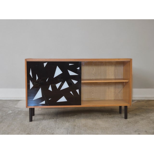Model U-470 Display Cabinet from Interier Praha, 1960s For Sale - Image 12 of 12