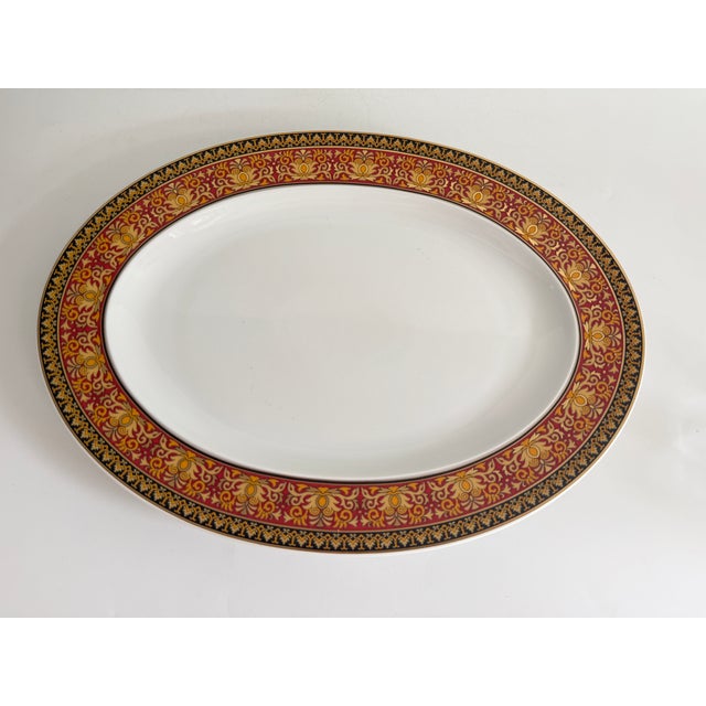Postmodern Small Medusa Platter by Versace for Rosenthal, 1990s For Sale - Image 3 of 10