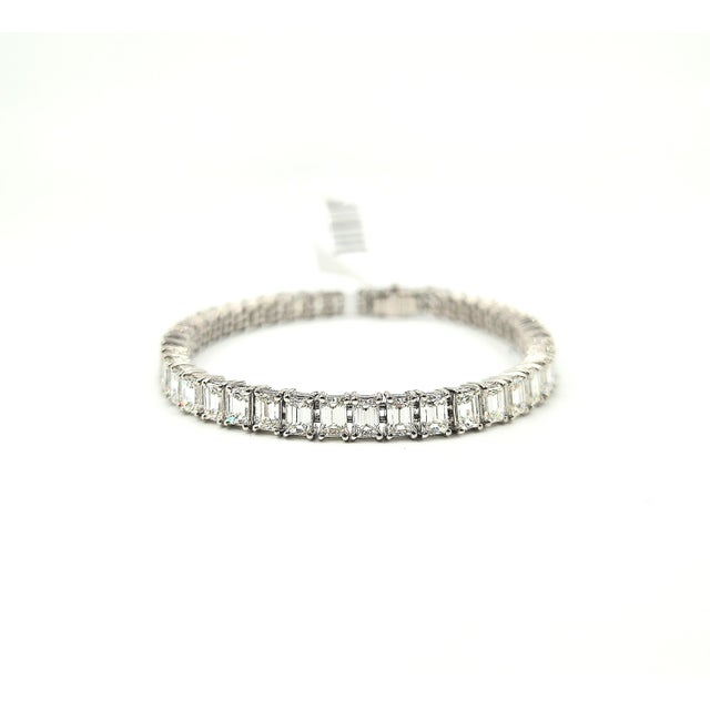 14.44 Ct Emerald Cut Diamond Tennis Bracelet For Sale - Image 4 of 8