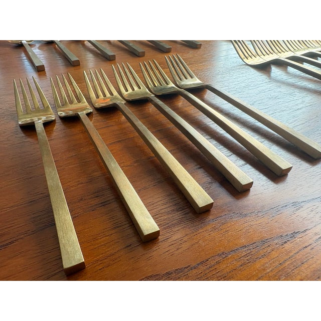 Sigvard Bernadotte Mid 20th Century Scanline Sigvard Bernadotte Bronze Marked Flatware Service for Six - 30 Pieces For Sale - Image 4 of 11