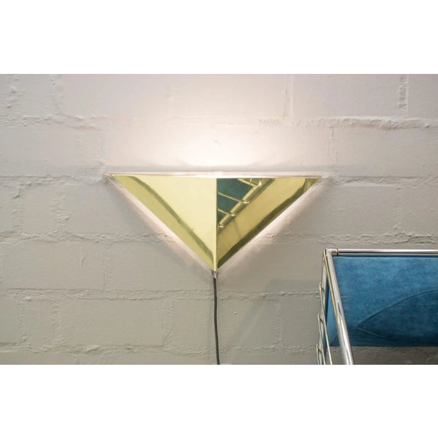 This pair of wall lights features up-lights that radiates to the clear Acrylic Glass edges. Up to 250V (Europe/UK...