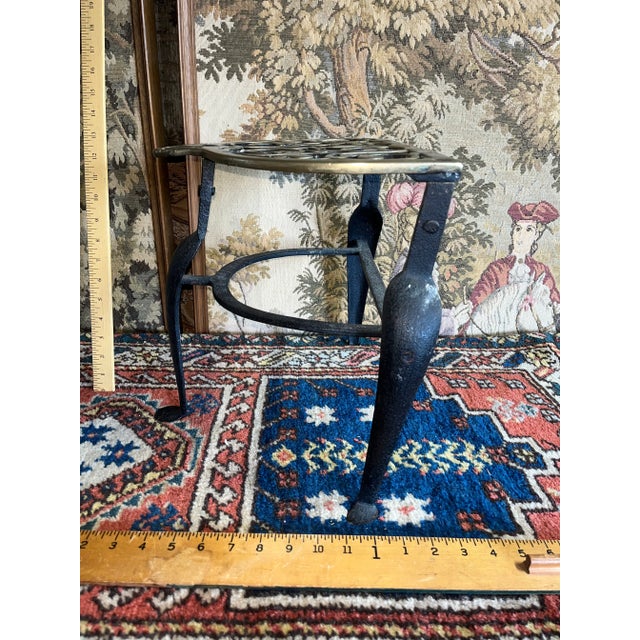 English Early 20th Century Brass & Iron Trivet Footman Stand For Sale - Image 3 of 5