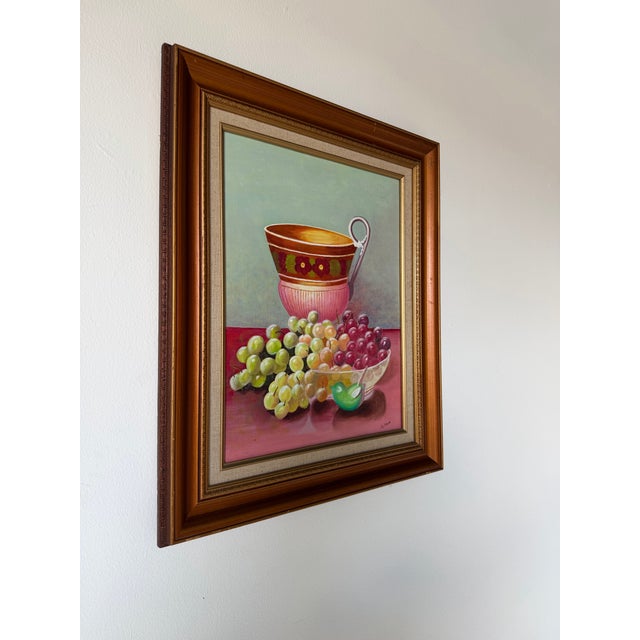 Mid-Century Modern 1970s Vintage Je. Ann Still Life Oil on Canvas Board Painting – Framed For Sale - Image 3 of 12