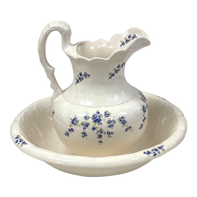 Vintage Cronin of Fredericksburg Large Pitcher and Bowl Wash Basin Set For Sale