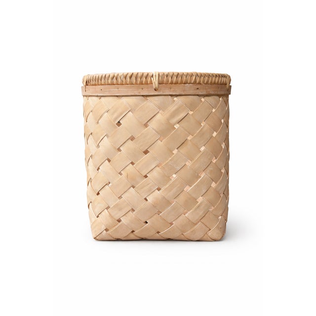 18 Inch Vintage Boho Style Late 1980s Coastal Handwoven Reed Storage Basket – Rounded Square Form For Sale - Image 13 of 14