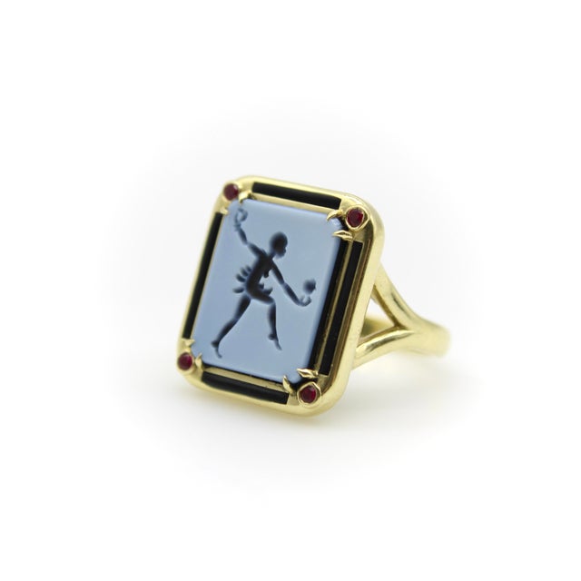 Metal 1990s 18k Gold Josephine Baker Banded Agate Intaglio Ring With Enamel and Rubies, Size 7 For Sale - Image 7 of 13