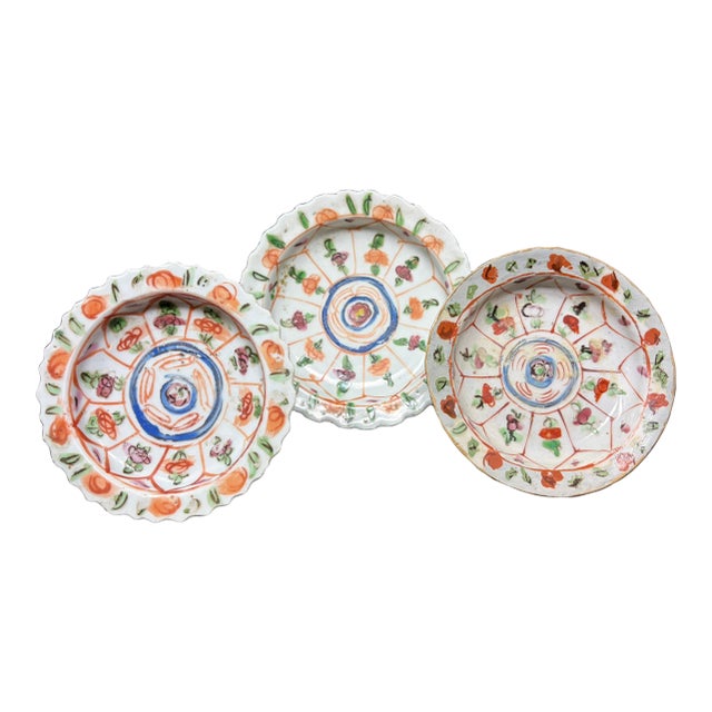 Set of Three Chinese Porcelain Tazza's For Sale