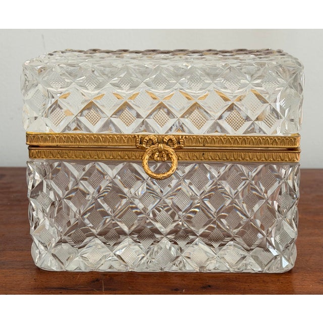 1960s Antique Baccarat (Attrib.) Cut Crystal Glass Casket Box With Bow Clasp For Sale - Image 5 of 12