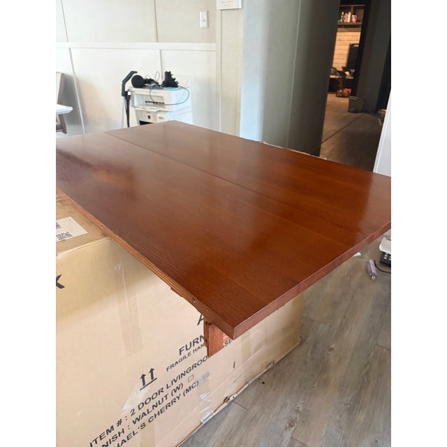 This is an Arts & Crafts Mission Oak Dining Table made with solid Oak and Quarter Sawn Oak. There is no use of veneer or...