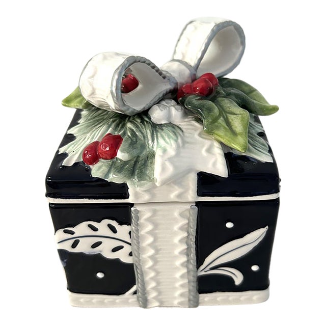 Fitz and Floyd Bristol Holiday Ceramic Box For Sale