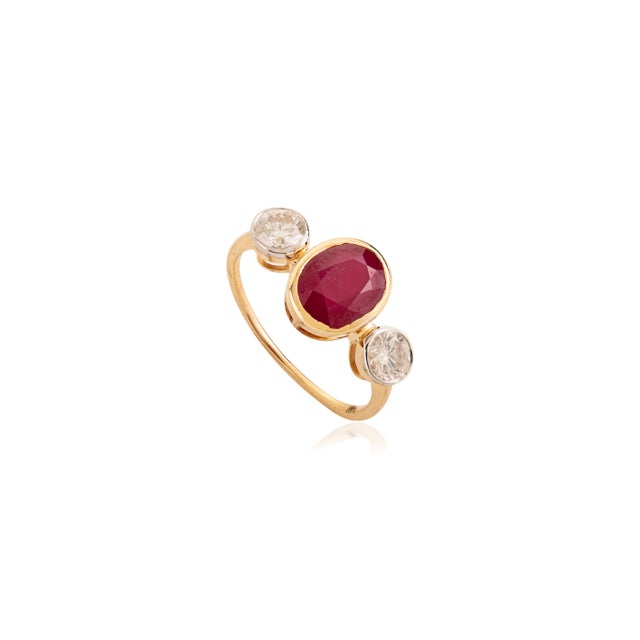 Impressionist 2.83 Ct Mozambique Oval Ruby & Diamond Three Stone Ring in 14k Yellow Gold Size 5 For Sale - Image 3 of 14