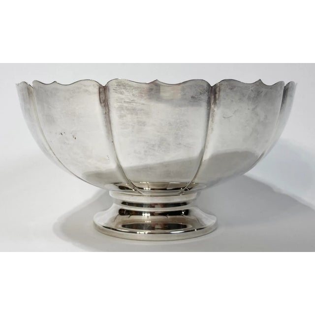 Traditional Vintage Large Fisher of Dublin Silver Scalloped Rim Bowl For Sale - Image 3 of 6