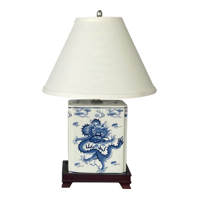 1930s Blue and White Porcelain Chinese Table Lamp, With Dragon, on Wooden Base For Sale