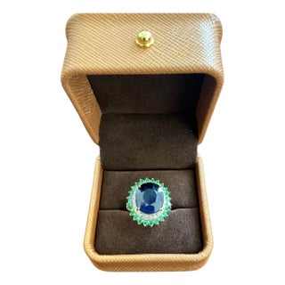 Bochic “Orient” Vintage Diamond, Blue Sapphire & Emerald Ring Set In 18K Gold & For Sale