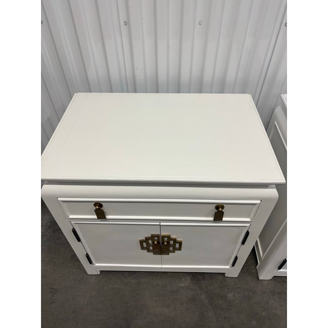 1980s Vintage Chin Hua Nightstands by Century Furniture- A Pair For Sale In Chicago - Image 6 of 12