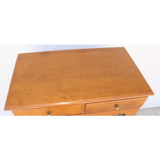 American Vintage Solid Maple Nutmeg Wood Ethan Allen Chest of Drawers For Sale - Image 3 of 11