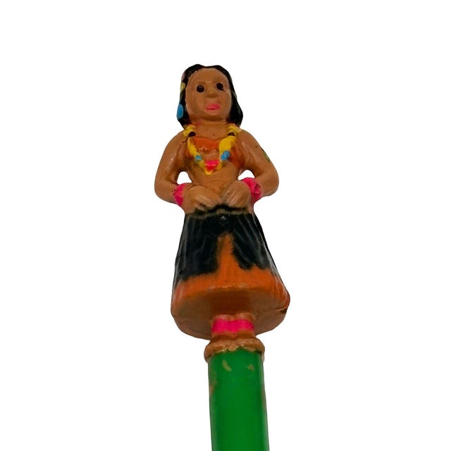 1980s 21 Piece Mid-Century Tropical Hula Girl & Flamingo Cocktail Swizzle Sticks For Sale In Los Angeles - Image 6 of 18