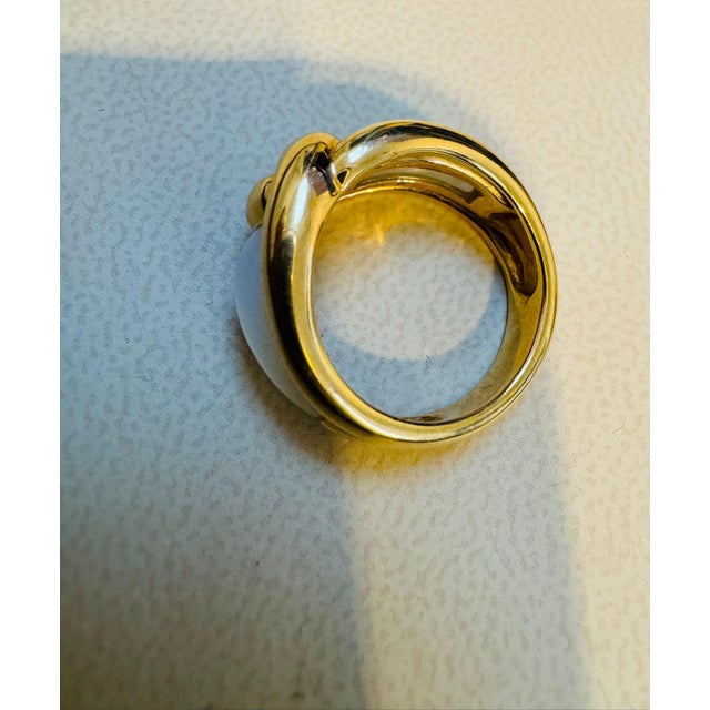 Van Cleef & Arpels Contemporary Mother of pearl “Twisted” Ring 18KY Gold Size5.5 For Sale In New York - Image 6 of 18