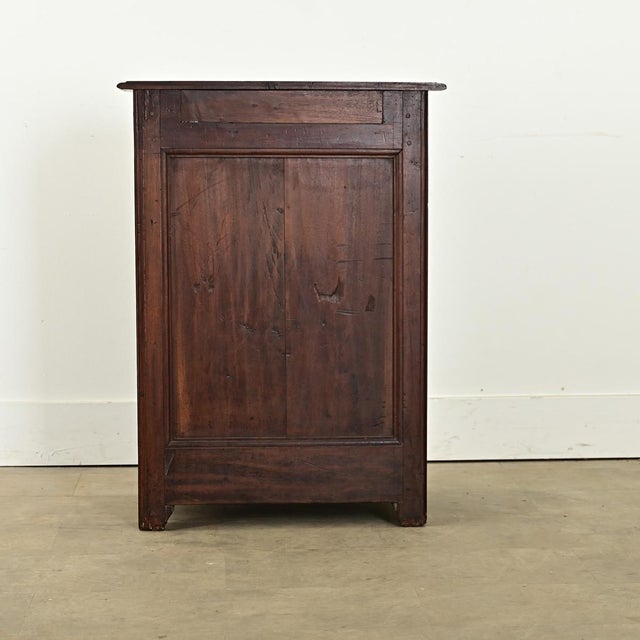French Early 19th Century Petite Walnut Chest of Drawers For Sale - Image 9 of 12