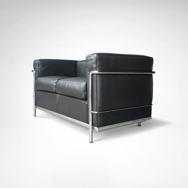 Cassina LC2 2-Seater Sofa by Le Corbusier for Cassina, 1990s For Sale - Image 4 of 7