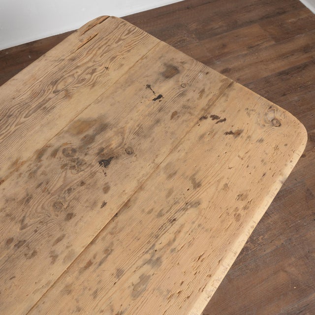 Early 19th Century 19th Century Rustic Pine Side Table With Single Drawer For Sale - Image 5 of 14