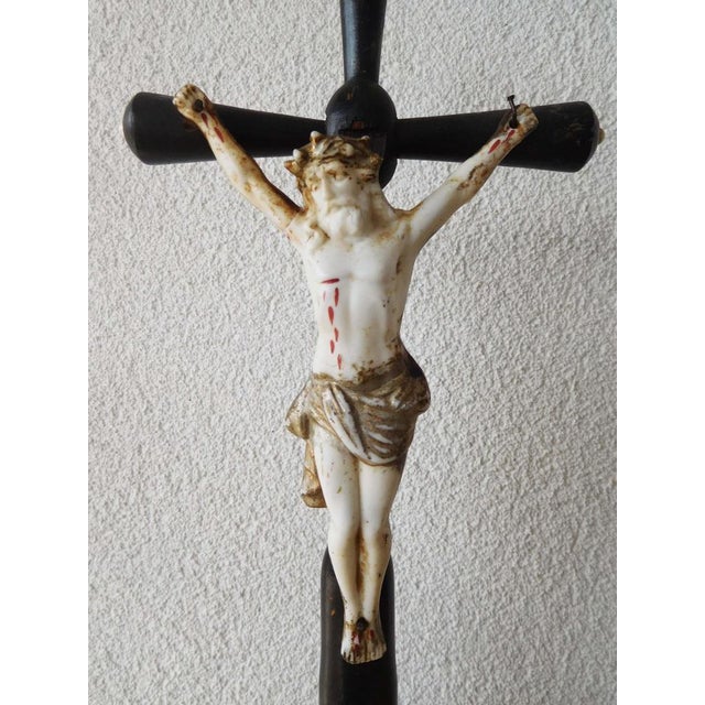 Antique Crucifix, 1800s, Wood & Porcelain, in Very Good conditions. Designed before 1890