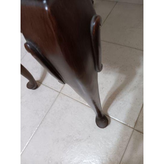 1950s Mahogany Queen Anne Style Tea Table Featuring Pull-Out Trays on Both Ends For Sale In Naples, FL - Image 6 of 9