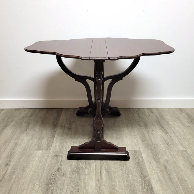 Antique English Mahogany Sutherland Drop-Leaf Table, Late 19th C. For Sale In Raleigh - Image 6 of 8